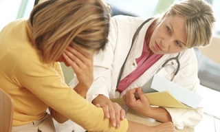 doctor-comforts-patient-010